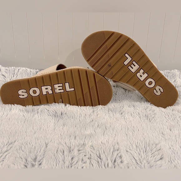 Sorel Cream slip on Sandals - Picture 3 of 6